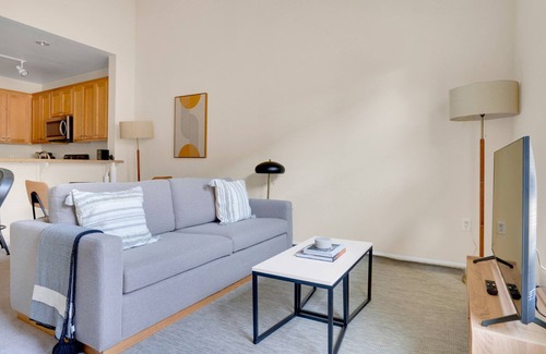 San Bruno Apartment | Serene San Bruno 1BR w/Pool, Gym & W/D, near highways, by Blueground