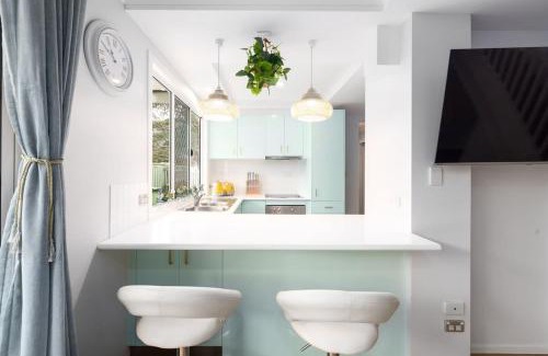 Southport House | Serene Southport Getaway Walk to Beach Shops