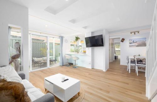 Southport House | Serene Southport Getaway Walk to Beach Shops