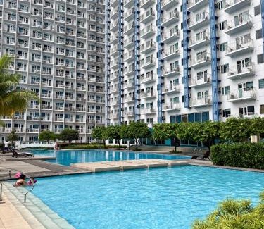 Valenzuela House | Serene Suite In Jazz Residences