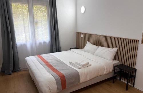 Gambetta Apartment | Serenity Aparthotel, la Défense - Eiffel tower view - 5 min walk to Subway