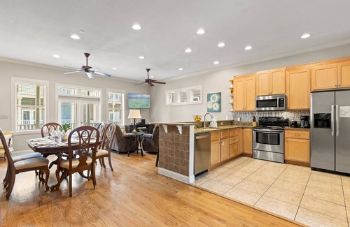 Crescent Beach House | Serenity by the Sea! 4BR Retreat, Sleeps 12, Walk to Beach & Community Pool