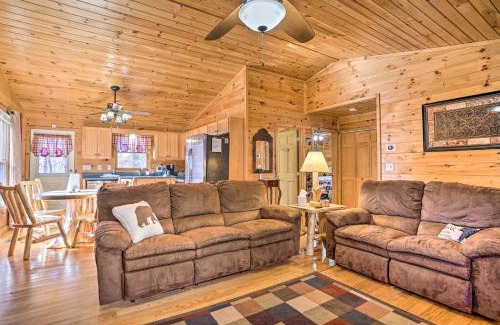 Mineral Bluff House | Serenity Cabin with Furnished Deck