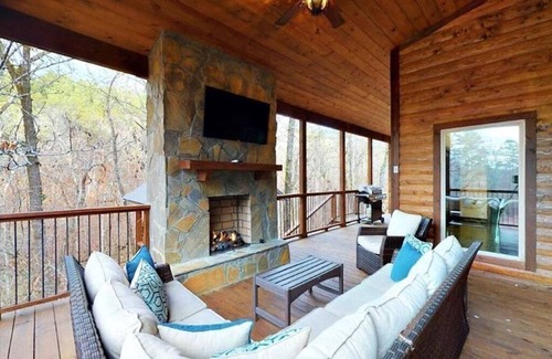 Broken Bow Cabin | Serenity Creek Luxury Cabin - Family friendly, Secluded Woods and Creek