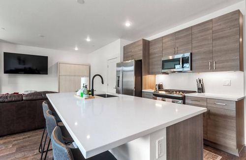 Silverthorne Condo | Serenity in Silverthorne: Luxury Condo Retreat with Mountain Views