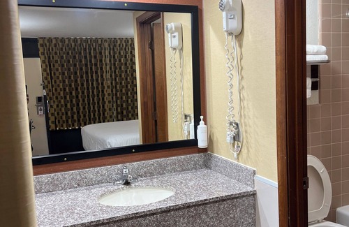 Sweetwater Hotel | Serenity Inn