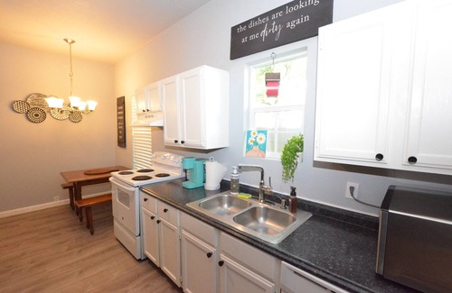 McKinney Cottage | Serenity Now-Downtown McKinney showplace