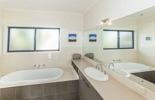 Carrickalinga House | Serenity on Stacey - 34 Stacey Drive