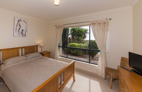 Carrickalinga House | Serenity on Stacey - 34 Stacey Drive