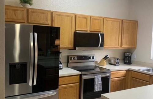 Highlands Reserve House | Serenity Villa Full Kitchen & Resort Top Amenities Near Top Parks