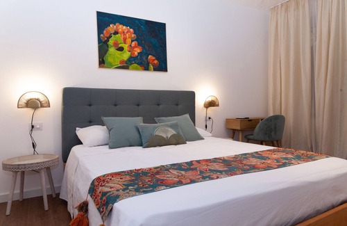 Isola delle Femmine Bed & Breakfast | Seven Palms: B&B room near the beach with private pool - Adults Only