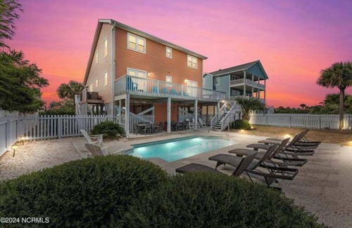 Oak Island House | Seven Palms: 2nd Row Ocean View, Steps to the Beach & Point with a Private Pool!