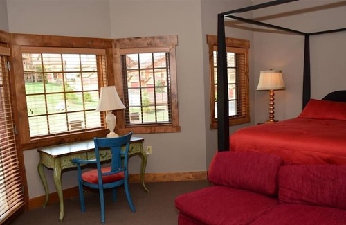 Champion House | Seven Springs 3 Bedrooms Premium Townhome, Great for Families 3 Townhouse by Redawning