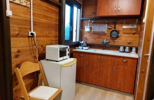 Yavne'el Ski Chalet | Seventh Heaven בקתת עץ זוגית מבודדת בלב מטע זיתים