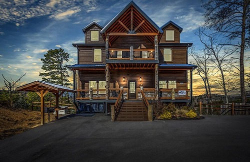 Sevierville Cabin | Sevierville - A Chance to Smile - 6 Bedrooms - Sleeps 20