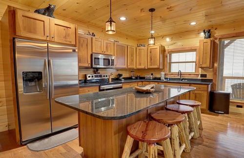 Sevierville Cabin | Sevierville - Top of the World Views - 5 Bedrooms - Sleeps 11