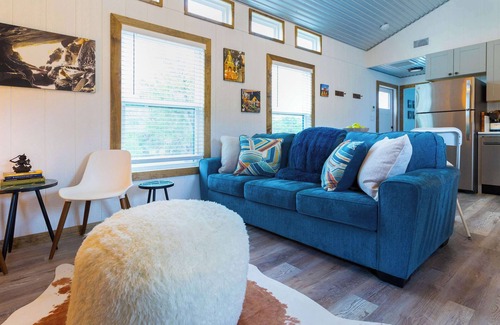 Johnson City Cabin | Shady Grove – Tranquil Hill Country Cabin for 8 Near Pedernales Falls