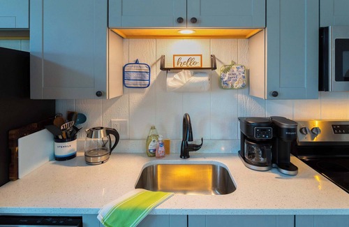 Johnson City Cabin | Shady Grove – Tranquil Hill Country Cabin for 8 Near Pedernales Falls