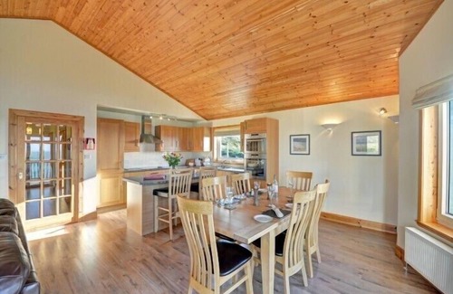 Outer Hebrides Cottage | SHALOM COTTAGE, pet friendly, luxury holiday cottage in Leverburgh