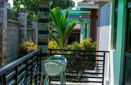 Entebbe Bed & Breakfast | Shammah Palm Cottages