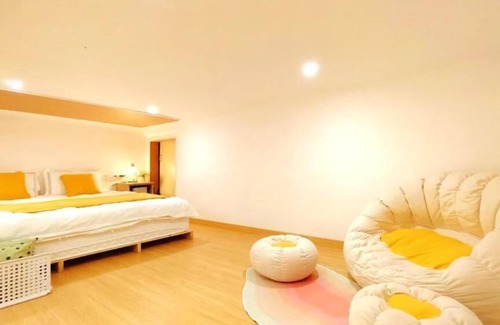 Huaihai Road Commercial Area House | Shanghai Hills&Aromahome UrbanLuxe Homestay