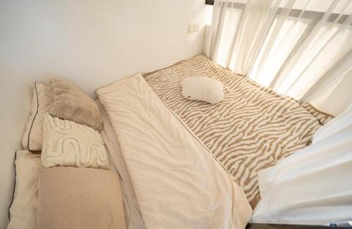 Fengxian Apartment | Shanghai Hills& Well-time Nanyang Charm BnB close to West Nanjing Rd and line 2 Jing'an Temple