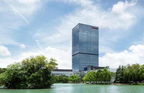 Jinqiao Hotel | Shanghai Marriott Hotel Pudong East - Only a 30 minute drive from Disney