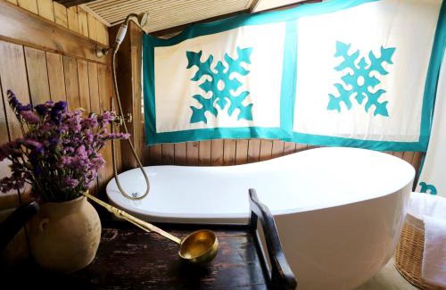 Shangri-La House | Shangri-La mid - mountain homestay