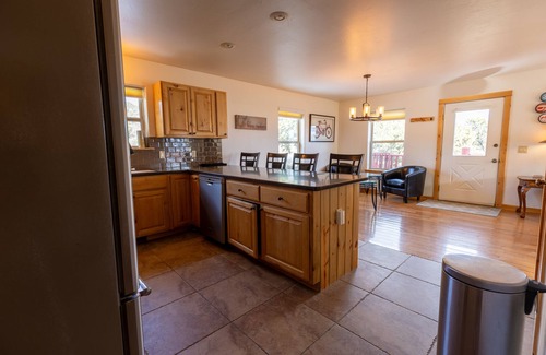 Salida House | Shavano Chateau 4bd 3ba near Monarch on 50! New Listing Special for Summer 2024