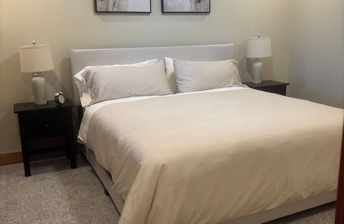 Shawnigan Lake Bed & Breakfast | Shawnigan Hills Guest Suite