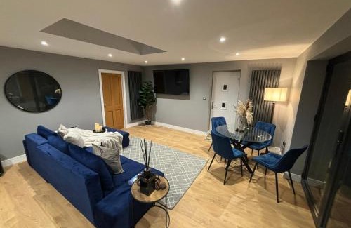 Ridgeway Apartment | Sheffield-Apartment-Sleeps4-Parking-HotTub