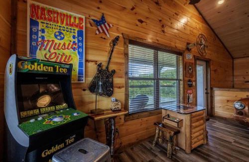 Pigeon Forge House | Shelter Me - 5 Miles to Dollywood , Hot Tub, Wi-Fi, Game Room