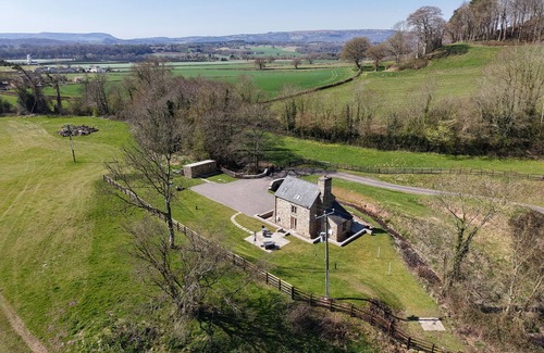 Usk Cottage | Shepherd's Cottage - a beautiful cottage sleeping 2 guests