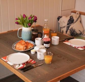 Compton Dando Ski Chalet | Shepherds Hut in countryside near Bath and Bristol