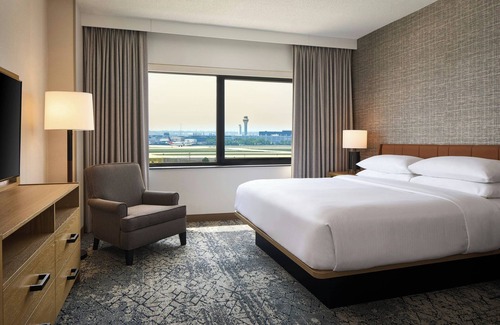 O'Hare Hotel | Sheraton Suites Chicago O'Hare