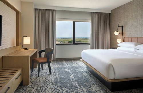 O'Hare Hotel | Sheraton Suites Chicago O'Hare