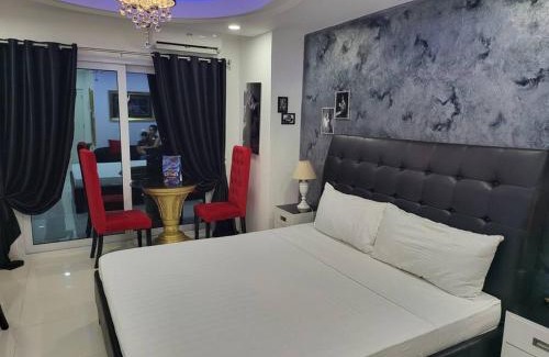 Balibago Apartment | Sheryll Escapes - Kandi Palace Posh 9th floor new studio with King bed and housekeeping