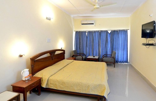 Dabwali Hotel | Shikra Tourist Resort