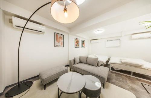 Shinjuku Apartment | Shinjuku 13 minUp to 8 people 60 sqmFull renovationRoppongi and Tsukiji direct accessFamily group7 min to Ochiai Minami-Nagasaki Station