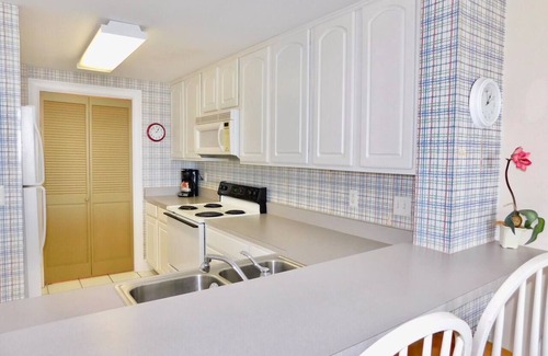 Tybee Island Condo | Ship-Watch Dunes ~ Oceanfront ~ Dolphins! Pools!