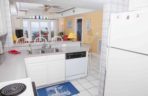 Tybee Island Condo | Ship-Watch Dunes ~ Oceanfront ~ Dolphins! Pools!