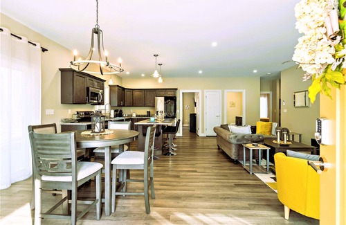 East Boothbay Apartment | Shipbuilder's Retreat, Unit 2, Sleeps 6, 5 minutes to Harbor