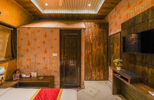 Varanasi Hotel | Shiv Rudraksh Resort, Near Assi Ghat