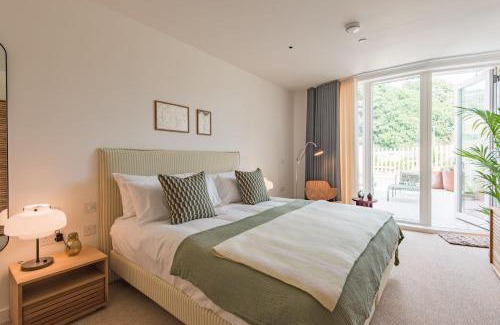 Folkestone House | Shoreline Beach House by Bloom Stays