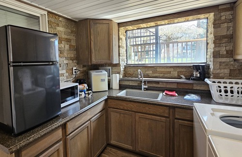 Confluence House | Shoreline Estates - Queen Handicap