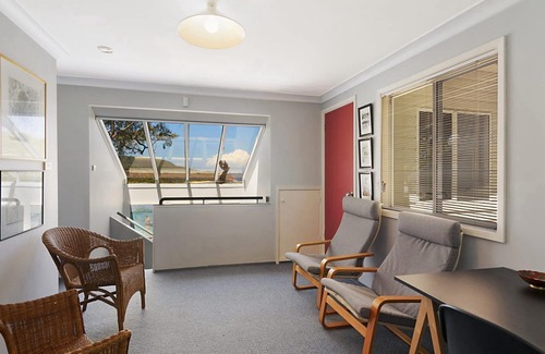 Killcare House | 'Short Stroll to Killcare Beach' by Accom Holidays