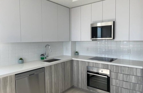 Oakville Apartment | Short term, fully furnished, very bright and clean, good view, bus service