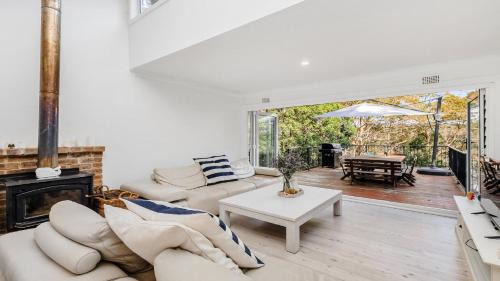 Copacabana House | Short Walk To Beautiful Copacabana Beach & Lagoon