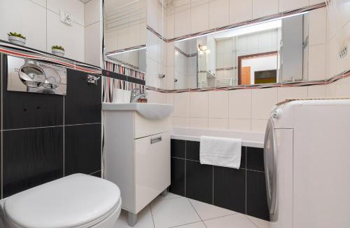 Rakowiec Apartment | ShortStayPoland Dickensa (B31)