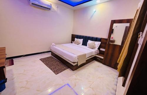 Orchha Hotel | Shri Sarju Palace